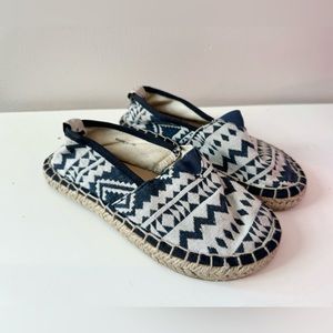 Abercrombie Kids Sz 12 Girls Espadrilles Shoes Slip On Blue White Geometric